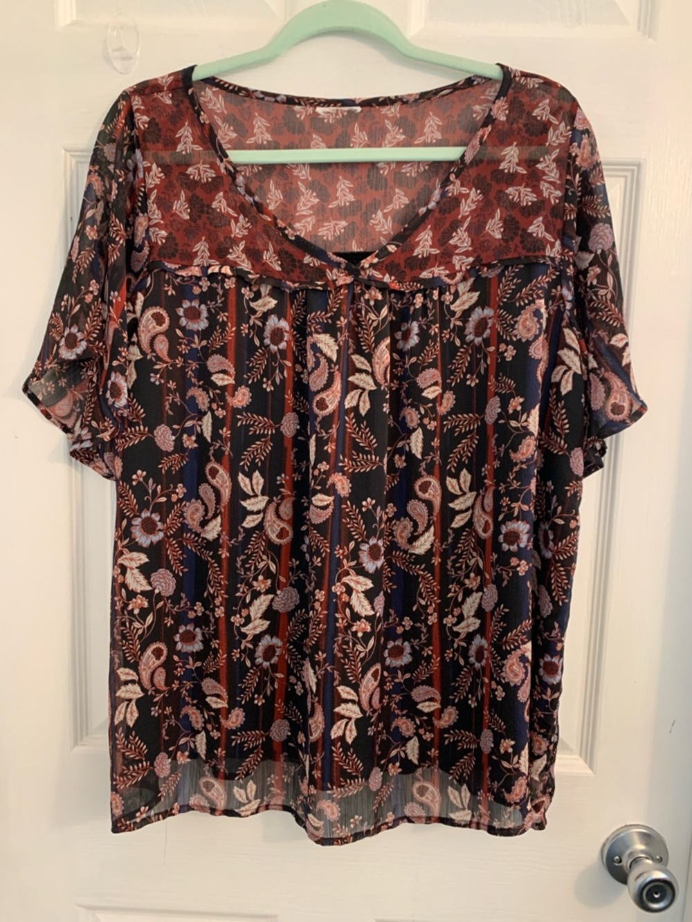 Women’s plus Floral Sheer Short-Sleeve Blouse - Navy and Rust. Size 2X $10